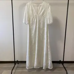 シアーフラワージャガードVネックワンピース