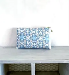 リバティ＊ヌーボーブローチ(ブルー)ミニケース　ポーチ　ハンドメイド