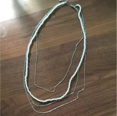 4連ロングパールネックレス