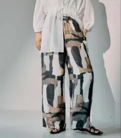 LEPSIM レプシィム　布帛柄パンツ　ブラウン　柄パンツ　サテン