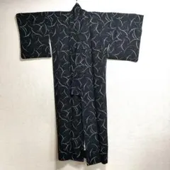 【美品】黒地白花柄 小紋 着物 袷仕立て