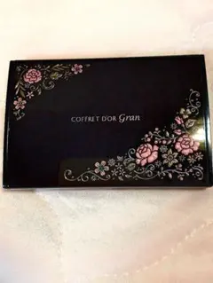 COFFRET D'OR Gran パウダーファンデーション ケースのサムネイル