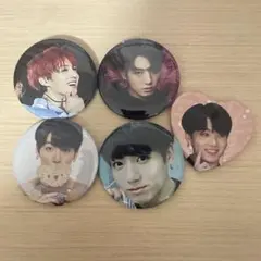 BTS ジョングク 缶バッジ 4点セット - メルカリ