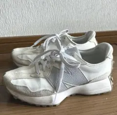 ニューバランス　スニーカー　327 23.5