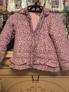 マザウェイズ花柄ダウンコート 130と記載されたていますが小さめなので120