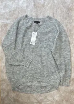 新品　iCB Vネックニット　グレー系　XS（Sサイズ寄りです）のサムネイル