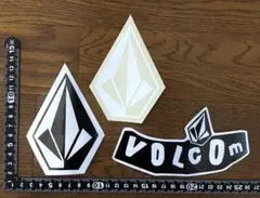VOLCOM のステッカー3枚セット