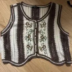 【古着】ブラウンアイボリー刺繍ニットベスト
