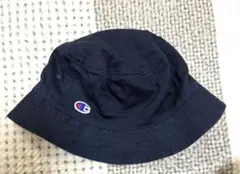 Champion リバーシブル バケットハット ネイビー × ストライプ柄
