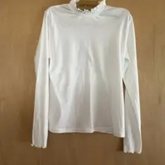 ホワイト フリルネック 長袖　カットソー