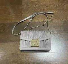 キルティングデザイン ショルダーバッグ ライトグレー