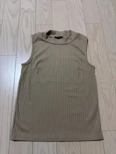 【美品】INGNI ベージュ リブノースリーブ