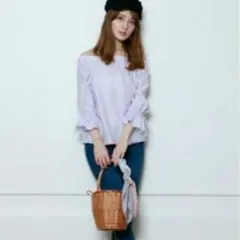 アプワイザーリッシェ 刺繍　オフショルダー