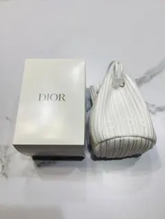 Dior ホワイト プリーツポーチ　ノベルティ