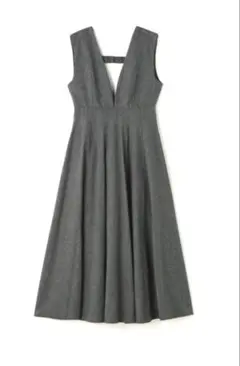 値下げ　未使用タグ付き　ワンピース ジャンパースカート Vネックフレアジャンスカ