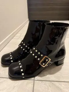 PRADA エナメルブーツ