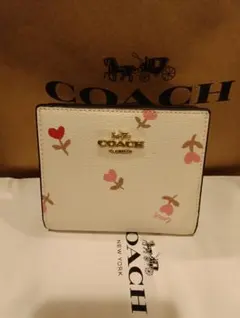 COACH 二つ折り財布 ハートプリント