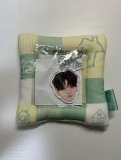 treasure ヨシ 顔アクキー 哀