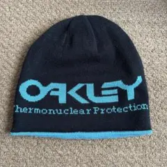oakley ビーニー　リバーシブル