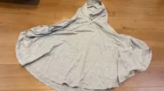 グレー フード付き授乳ケープ　DORACO