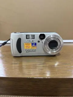 SONY Cyber-shot 14.1メガピクセル 本体と充電器 - メルカリ