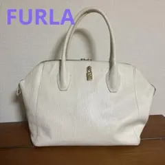【FURLA】　バッグ　レザー　ファスナー付　A4サイズ収納可