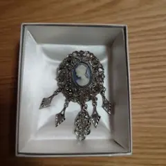 シルバーブローチ