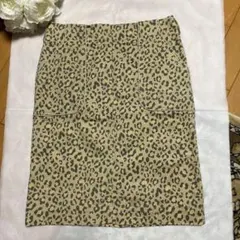 ドゥクラッセ　ストレッチスカート　美品のサムネイル