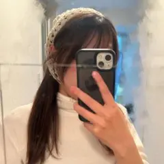 アイボリー レース編み ヘアバンド　ハブーシュカ　ハンドメイド　ラメ