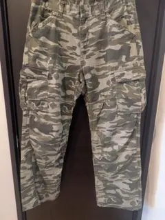 カモフラージュ柄（迷彩柄）カーゴパンツ