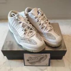 ナイキ　エアジョーダン11 レトロ