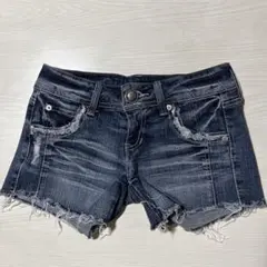 CECIL McBBE ダークデニム カットオフヘム ショートパンツ