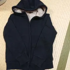 フリース内張り黒パーカー