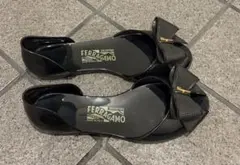 FERRAGAMO ブラックリボンサンダル