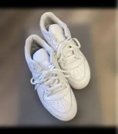 adidas ホワイトスニーカー28センチ