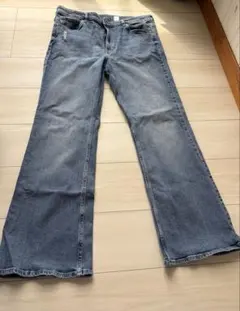 ブーツカットデニム・フレアデニム　ライトブルー H&M 大きいサイズ