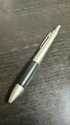 zebra 振り子式4色ボールペン 廃番 - メルカリ