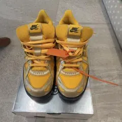 Off-White Rubber Dunk University Goldのサムネイル