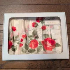 ニナリッチ、シルク＆コットン、赤バラ柄、大判ハンカチ