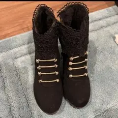 レースアップ ブラックブーツ