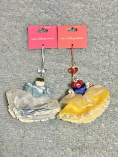 ディズニー　ドレス型ストラップ　白雪姫　シンデレラ　【2点セット】