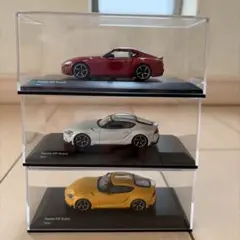 Model 1トヨタ GR スープラ ミニカー ホワイト＆レッド 2台セット