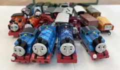 カプセルプラレール　トーマス　25個　まとめ売り