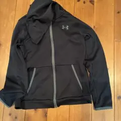Under Armour ブラックパーカー YLG