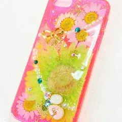 グリーンライムガーベラとミルキービジューの押し花スマホケース♡
