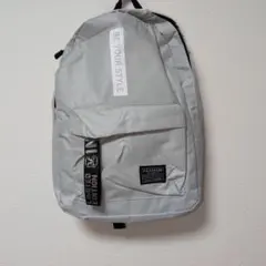 【新品】リュック　グレのサムネイル