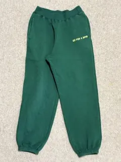 UNIQLO グリーン 140サイズ 長ズボン　スウェット