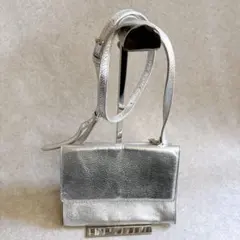 beau're ショルダーバッグ 牛革　サコッシュ　シルバー　銀