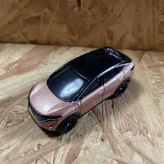 トミカ　日産アリア　ミニカーのサムネイル