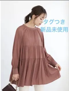 アース ミュージック&エコロジー　ギャザーチュニックブラウス　春　ティアード